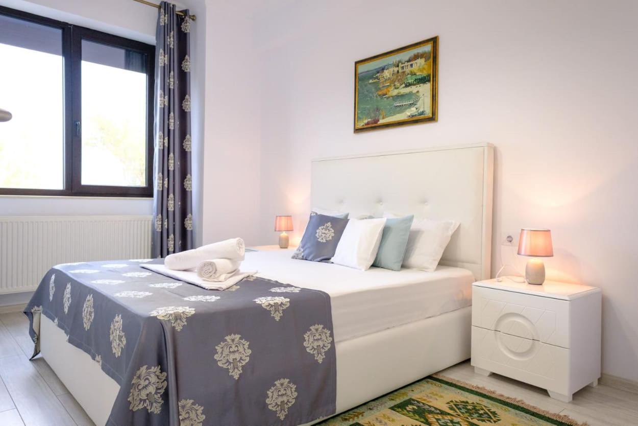 Apartment Nicole Apartament Solid House Mamaia